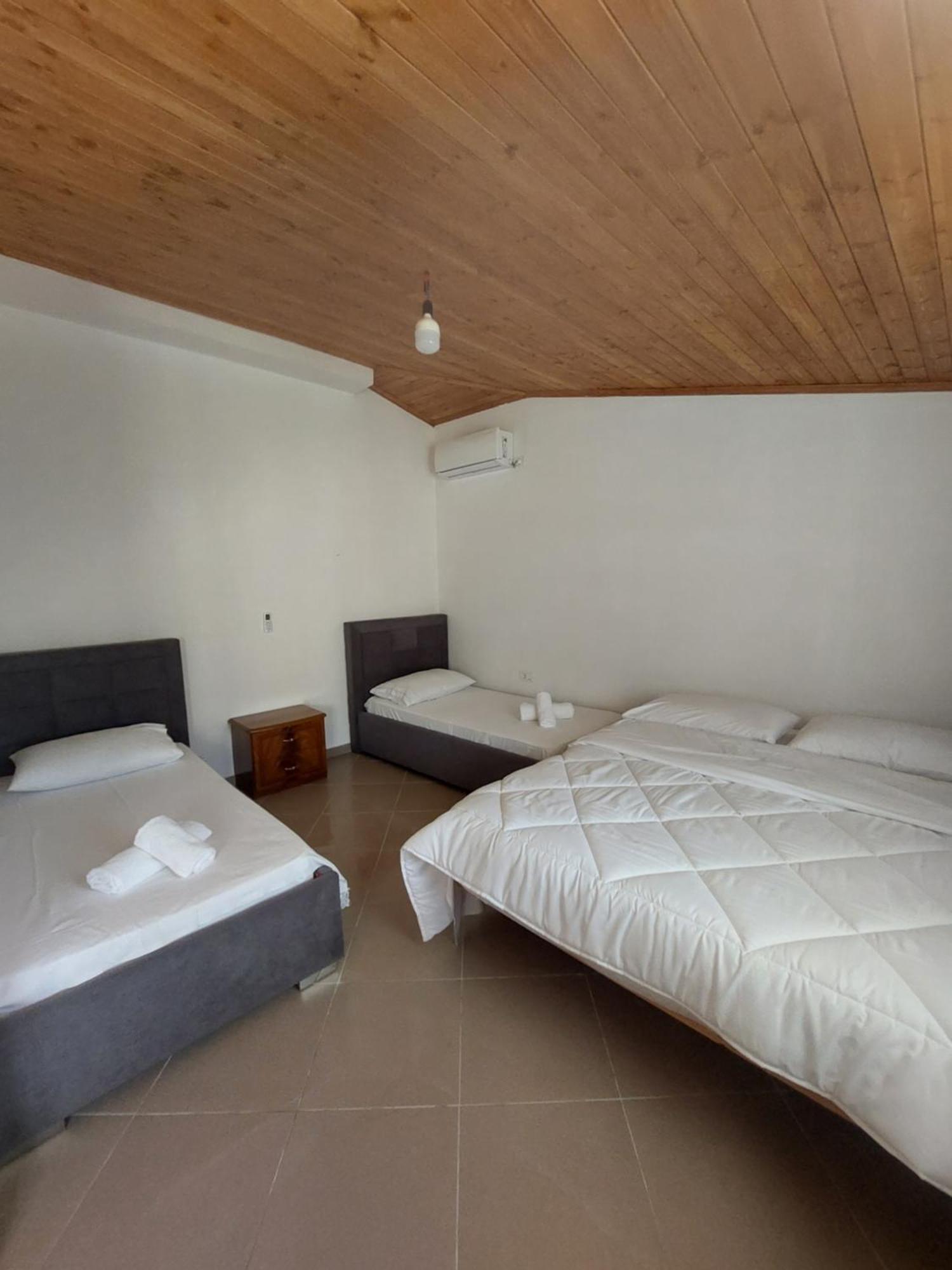 Guest House Xhaferaj Berat Eksteriør bilde